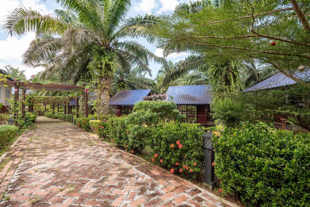 Bubul Village Stay Semporna Exterior photo